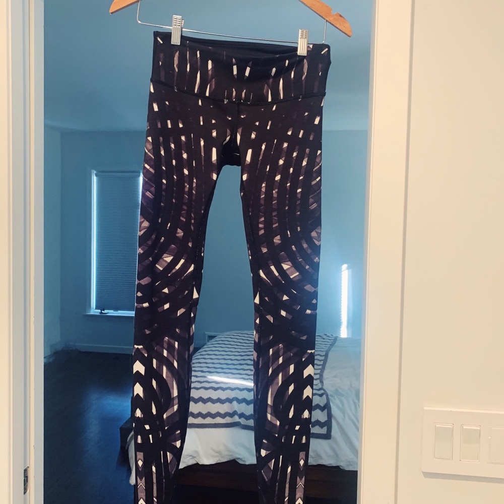 Lululemon 28” leggings (size 4)